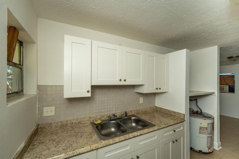 Commercial property in St. Lucie, Florida 107.02 sq.m. № 2190721 - photo 8