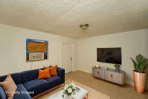 Commercial property in St. Lucie, Florida 107.02 sq.m. № 2190721 - photo 11
