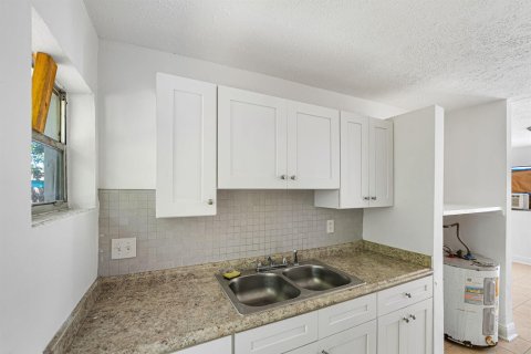 Commercial property in St. Lucie, Florida 107.02 sq.m. № 2190721 - photo 25