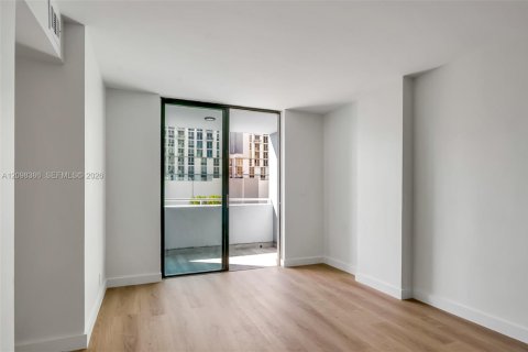 Condo in Miami, Florida, 3 bedrooms  № 2399672 - photo 12