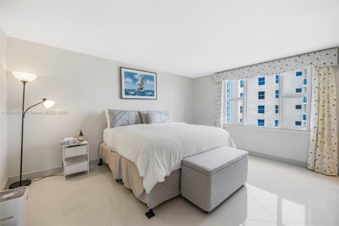 Condominio en alquiler en Surfside, Florida, 2 dormitorios, 102.19 m2 № 1832498 - foto 6