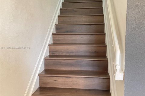 Touwnhouse à louer à Homestead, Floride: 3 chambres, 289.86 m2 № 1969767 - photo 3