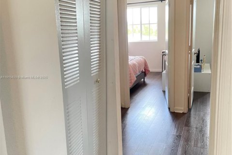 Touwnhouse à louer à Homestead, Floride: 3 chambres, 289.86 m2 № 1969767 - photo 17