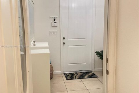 Touwnhouse à louer à Homestead, Floride: 3 chambres, 289.86 m2 № 1969767 - photo 2