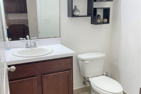 Touwnhouse à louer à Homestead, Floride: 3 chambres, 289.86 m2 № 1969767 - photo 11