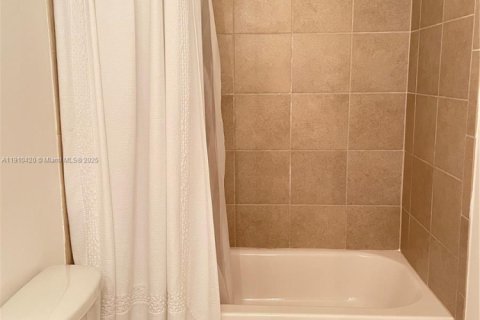 Touwnhouse à louer à Homestead, Floride: 3 chambres, 289.86 m2 № 1969767 - photo 23