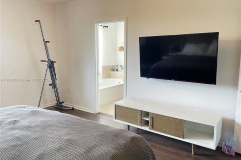 Touwnhouse à louer à Homestead, Floride: 3 chambres, 289.86 m2 № 1969767 - photo 14