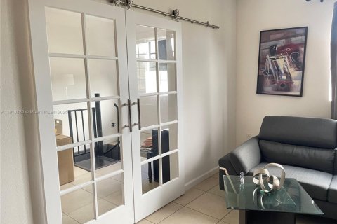 Touwnhouse à louer à Homestead, Floride: 3 chambres, 289.86 m2 № 1969767 - photo 10