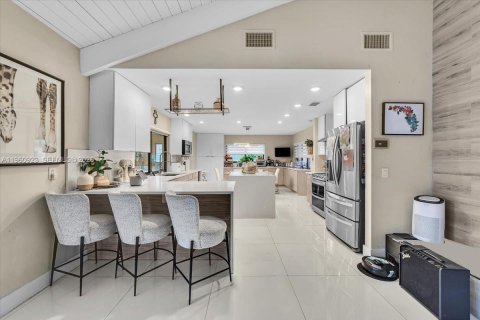 House in Coral Springs, Florida 4 bedrooms, 253.72 sq.m. № 2027523 - photo 24