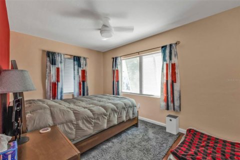 House in Port Charlotte, Florida 3 bedrooms, 152.73 sq.m. № 1538997 - photo 8