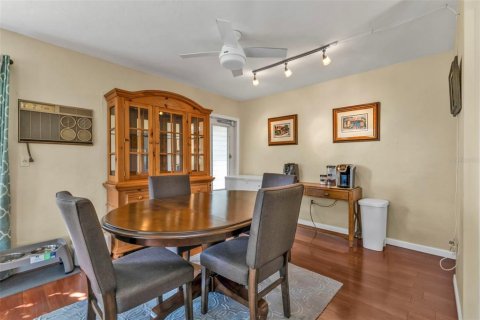 House in Port Charlotte, Florida 3 bedrooms, 152.73 sq.m. № 1538997 - photo 2