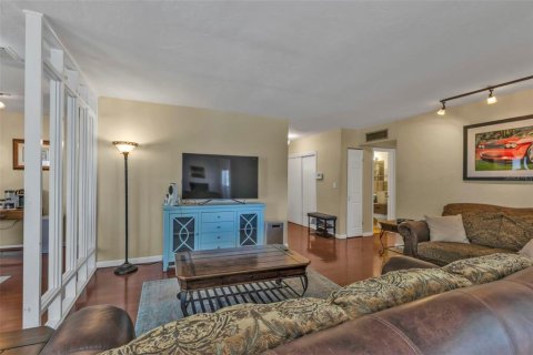 House in Port Charlotte, Florida 3 bedrooms, 152.73 sq.m. № 1538997 - photo 5