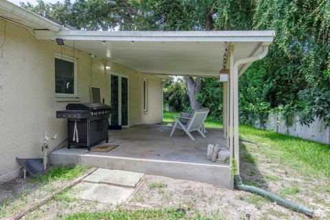 House in Largo, Florida 3 bedrooms, 151.06 sq.m. № 2215436 - photo 27