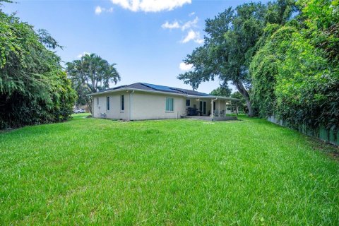 House in Largo, Florida 3 bedrooms, 151.06 sq.m. № 2215436 - photo 29