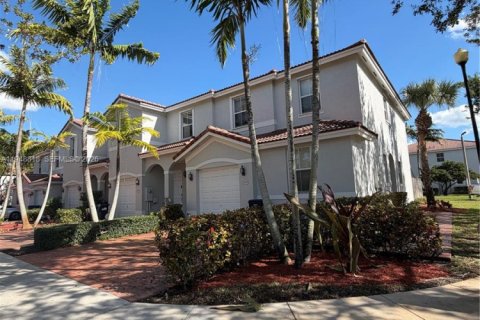 Снять в аренду таунхаус в Майами, Флорида 4 спальни, 177.63м2, № 2005486 - фото 4