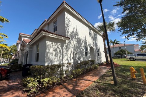 Снять в аренду таунхаус в Майами, Флорида 4 спальни, 177.63м2, № 2005486 - фото 8