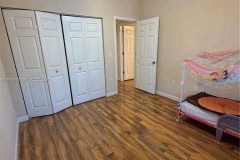 Снять в аренду таунхаус в Майами, Флорида 4 спальни, 177.63м2, № 2005486 - фото 10