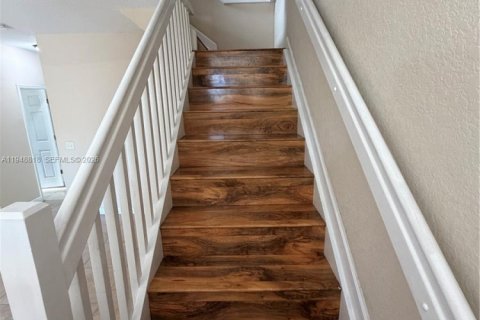 Снять в аренду таунхаус в Майами, Флорида 4 спальни, 177.63м2, № 2005486 - фото 28