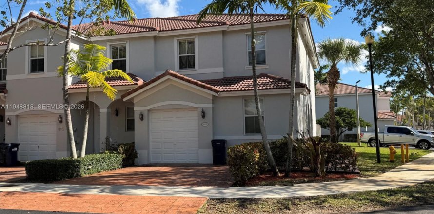 Таунхаус в Майами, Флорида 4 спальни, 177.63м2 № 2005486