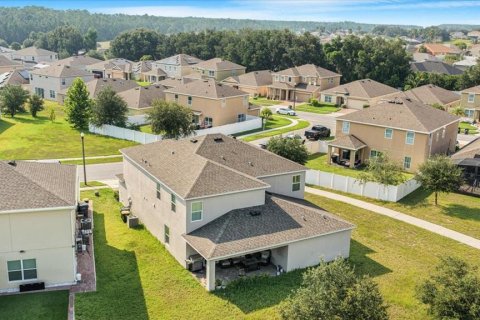 House in Davenport, Florida 6 bedrooms, 326.83 sq.m. № 1876635 - photo 4
