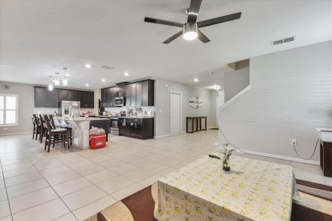 House in Davenport, Florida 6 bedrooms, 326.83 sq.m. № 1876635 - photo 12