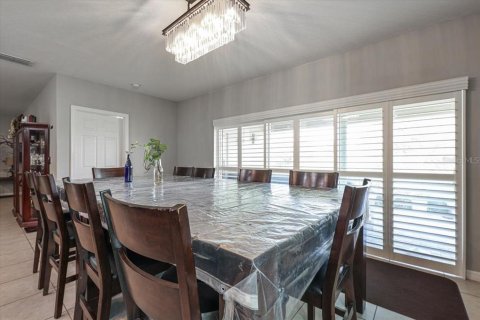 House in Davenport, Florida 6 bedrooms, 326.83 sq.m. № 1876635 - photo 26