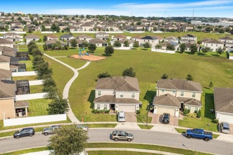 House in Davenport, Florida 6 bedrooms, 326.83 sq.m. № 1876635 - photo 8