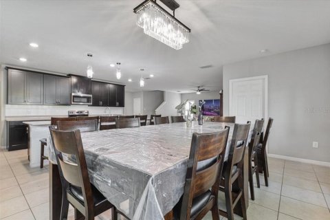 House in Davenport, Florida 6 bedrooms, 326.83 sq.m. № 1876635 - photo 25