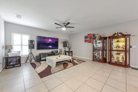 House in Davenport, Florida 6 bedrooms, 326.83 sq.m. № 1876635 - photo 9