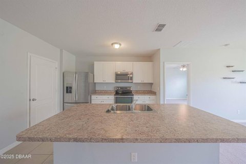 House in Port Orange, Florida 3 bedrooms, 157 sq.m. № 1775538 - photo 9