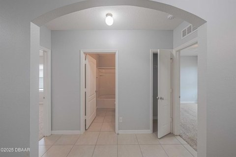 House in Port Orange, Florida 3 bedrooms, 157 sq.m. № 1775538 - photo 24