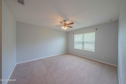 House in Port Orange, Florida 3 bedrooms, 157 sq.m. № 1775538 - photo 18