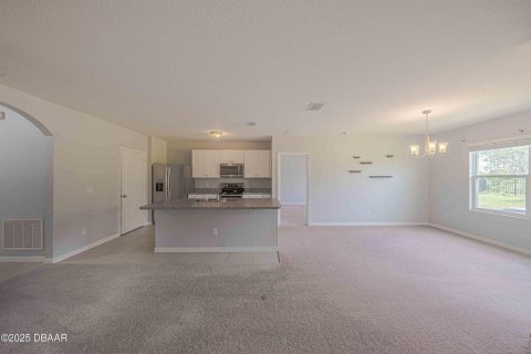 House in Port Orange, Florida 3 bedrooms, 157 sq.m. № 1775538 - photo 11