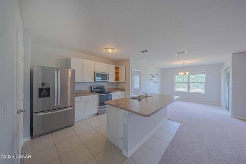 House in Port Orange, Florida 3 bedrooms, 157 sq.m. № 1775538 - photo 8