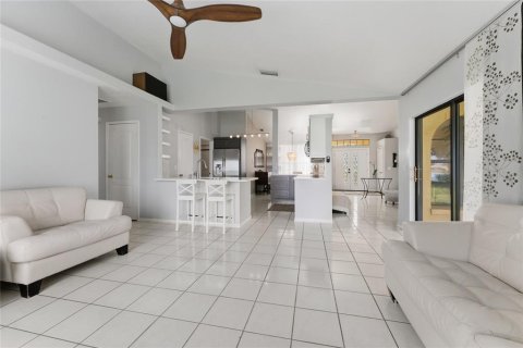 House in Kissimmee, Florida 3 bedrooms, 166.95 sq.m. № 2259281 - photo 17