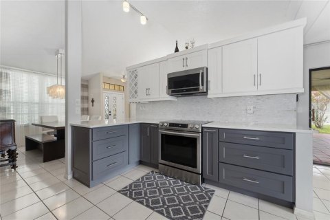 House in Kissimmee, Florida 3 bedrooms, 166.95 sq.m. № 2259281 - photo 9
