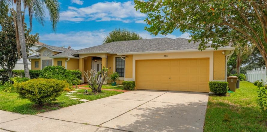House in Kissimmee, Florida 3 bedrooms, 166.95 sq.m. № 2259281