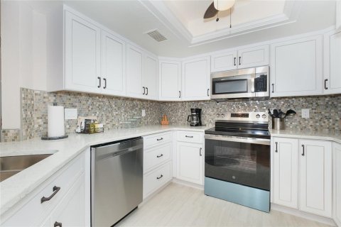 Condo in Placida, Florida, 2 bedrooms  № 2310156 - photo 16