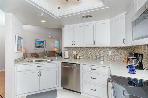 Condo in Placida, Florida, 2 bedrooms  № 2310156 - photo 18