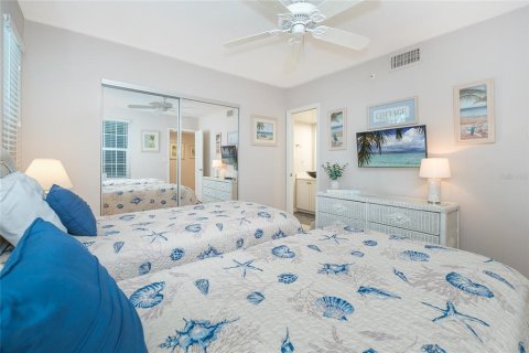 Condo in Placida, Florida, 2 bedrooms  № 2310156 - photo 7