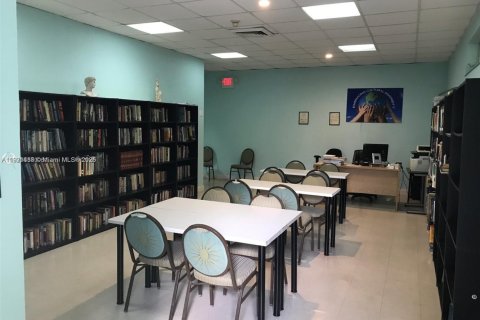 Immobilier commercial à vendre à Miami Gardens, Floride № 2082733 - photo 9