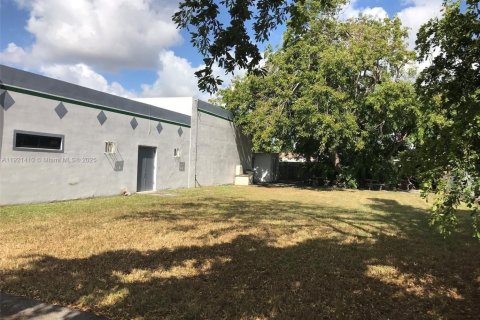 Immobilier commercial à vendre à Miami Gardens, Floride № 2082733 - photo 4
