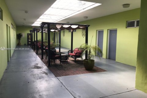 Immobilier commercial à vendre à Miami Gardens, Floride № 2082733 - photo 8