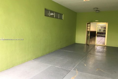 Immobilier commercial à vendre à Miami Gardens, Floride № 2082733 - photo 18