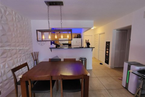 Condo in Pinecrest, Florida, 1 bedroom  № 2028238 - photo 2