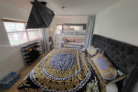 Condo in Pinecrest, Florida, 1 bedroom  № 2028238 - photo 5