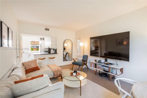 Condominio en Miami Beach, Florida, 2 dormitorios № 2011850