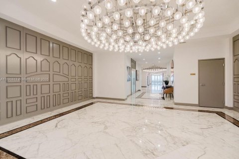 Condo in Miami Beach, Florida, 2 bedrooms  № 1783638 - photo 27