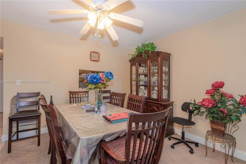 Condominio en venta en Lauderdale Lakes, Florida, 2 dormitorios, 93.83 m2 № 2013011 - foto 10