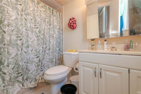 Condominio en venta en Lauderdale Lakes, Florida, 2 dormitorios, 93.83 m2 № 2013011 - foto 26